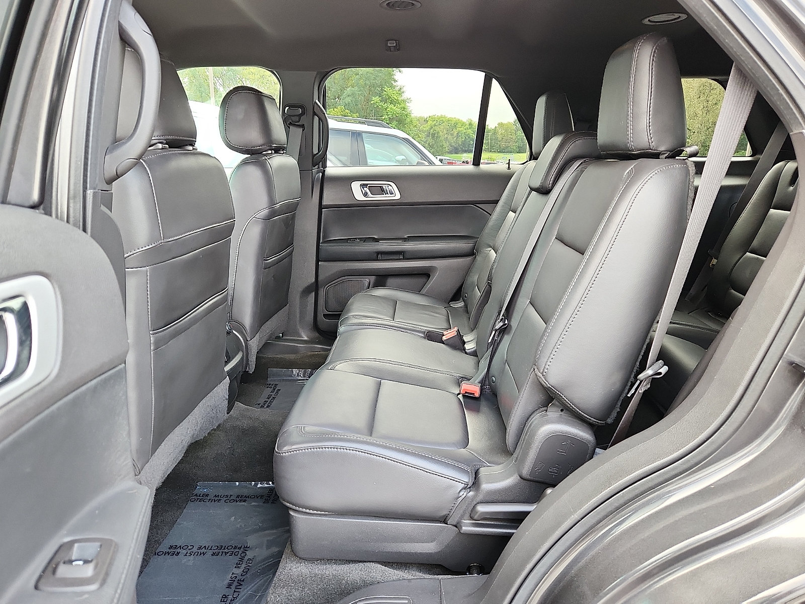 Used 2015 Ford Explorer XLT w/ Equipment Group 202B AWD/4WD image 11