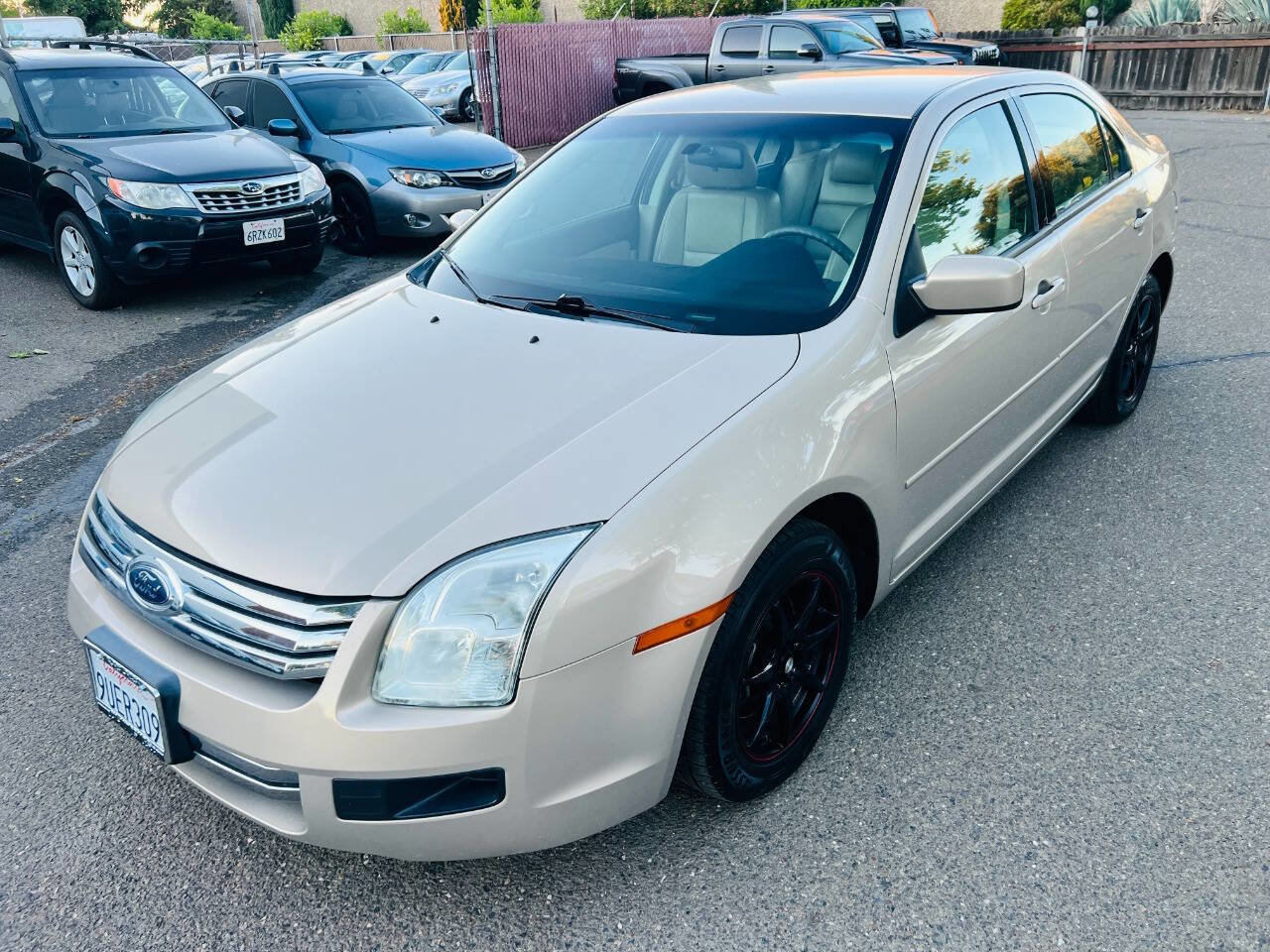 Used 2006 Ford Fusion SE FWD image 1