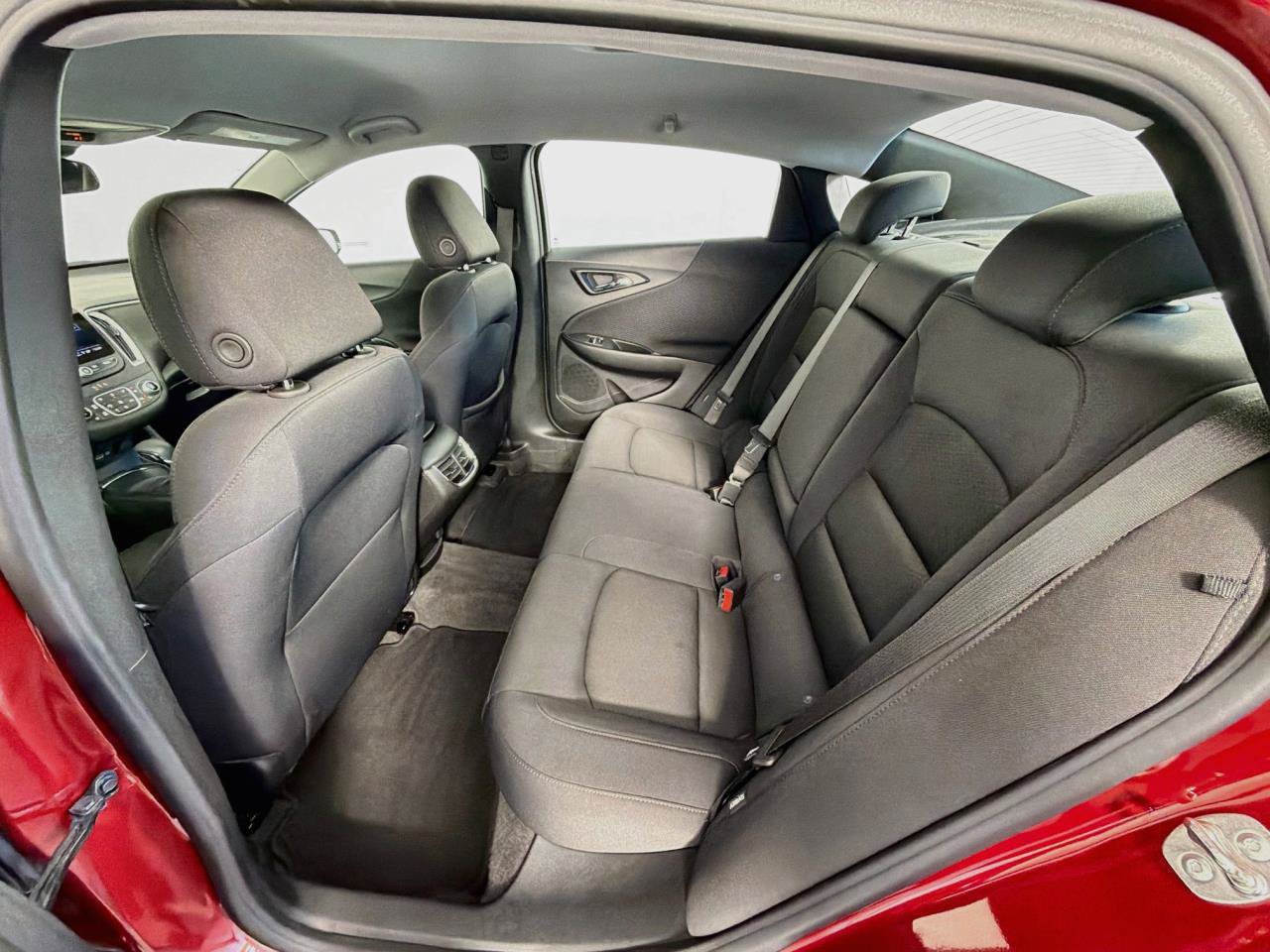Used 2024 Chevrolet Malibu LT FWD image 36