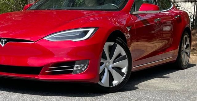 Used 2020 Tesla Model S AWD image 2