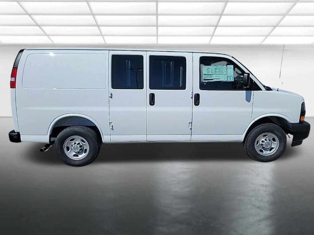 New 2026 Chevrolet Express 2500 w/ Driver Convenience Package RWD image 5