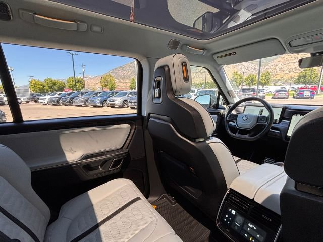 Used 2024 Rivian R1S Adventure image 27