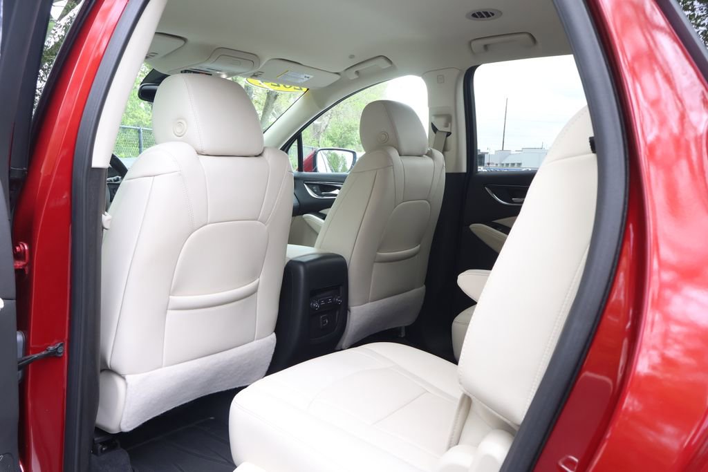 Used 2024 Buick Enclave Essence FWD image 43