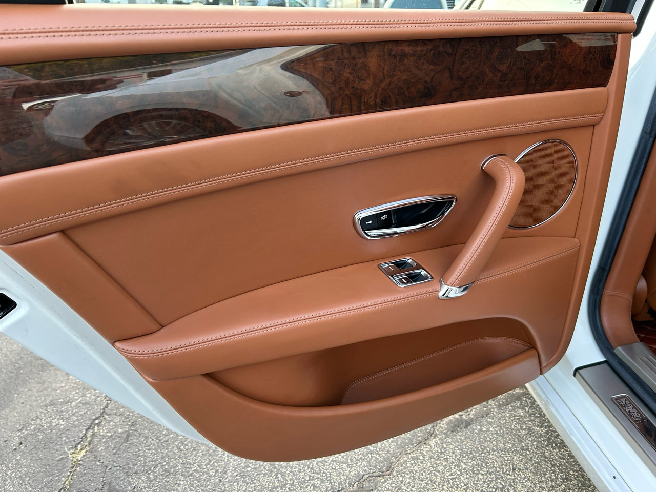 Used 2014 Bentley Flying Spur W12 image 20