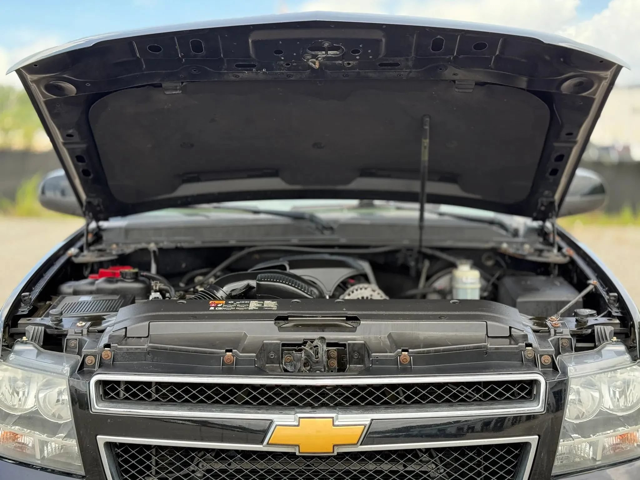 Used 2014 Chevrolet Suburban LT RWD image 28