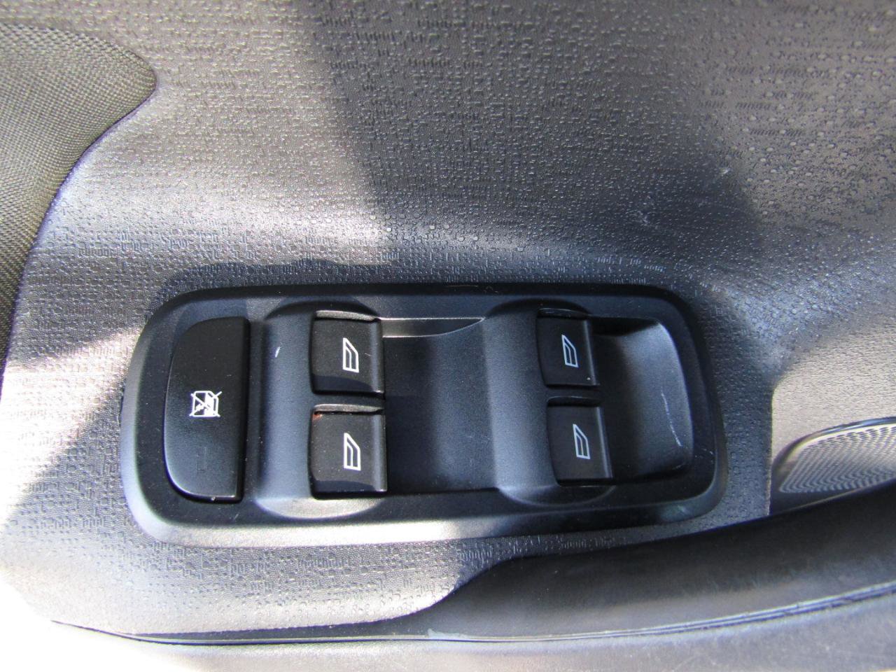 Used 2017 Ford Fiesta SE FWD image 11