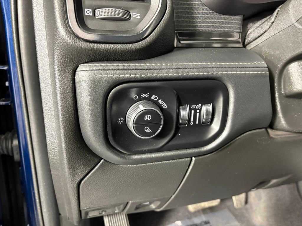 Used 2024 RAM 2500 Limited image 13