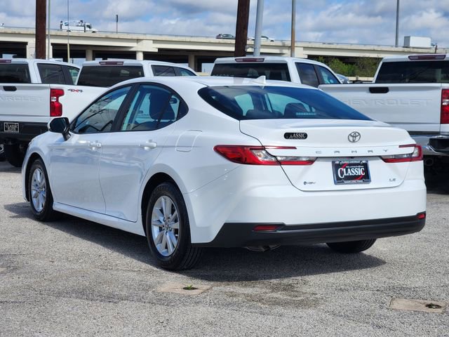 Used 2025 Toyota Camry LE image 5