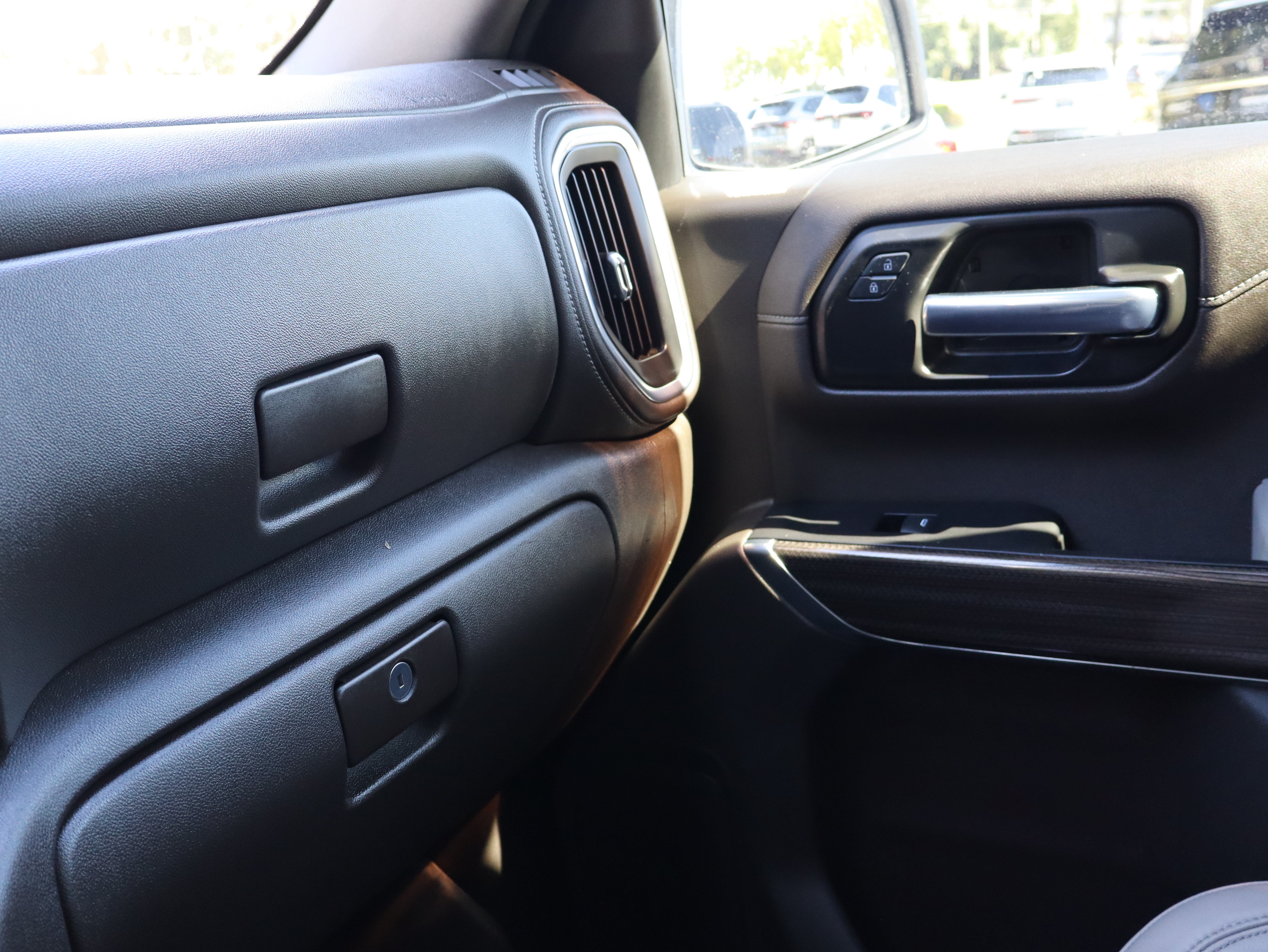 Used 2020 Chevrolet Silverado 1500 LT w/ All-Star Edition AWD/4WD image 42