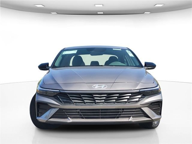 New 2025 Hyundai Elantra SEL image 2