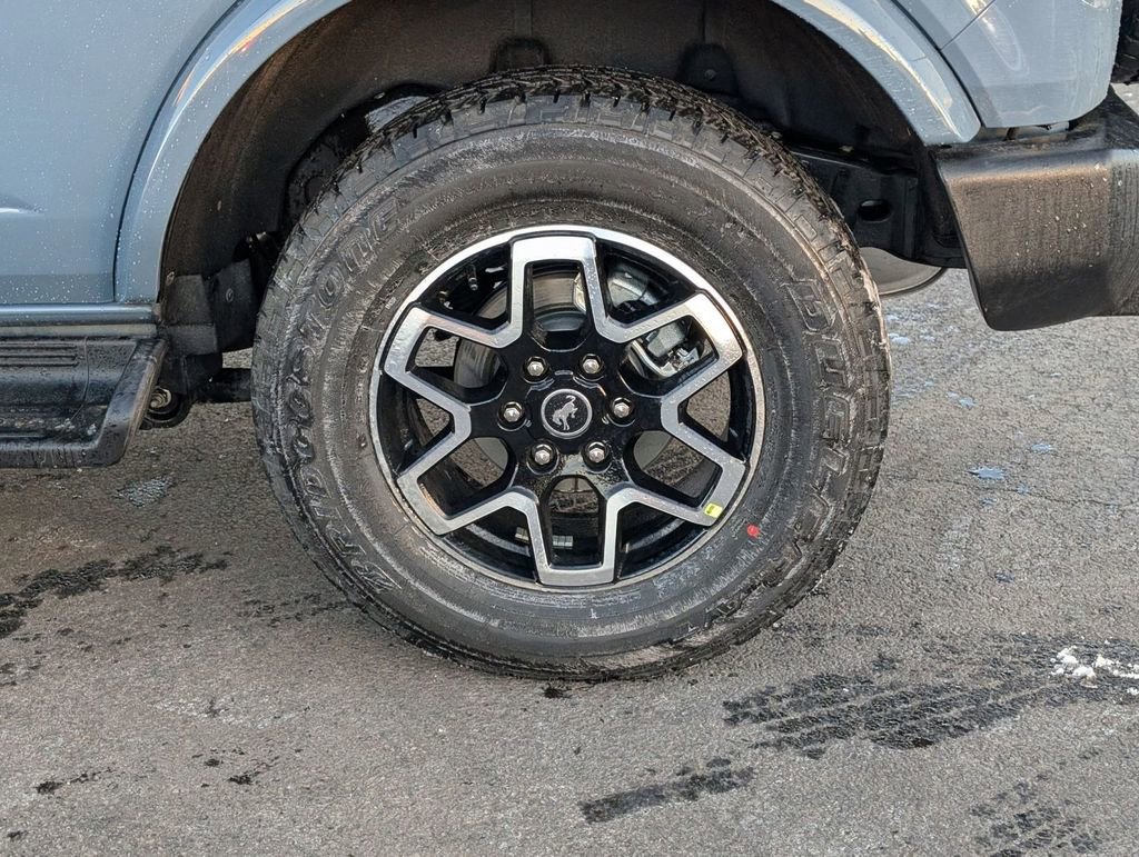 New 2025 Ford Bronco Outer Banks image 13