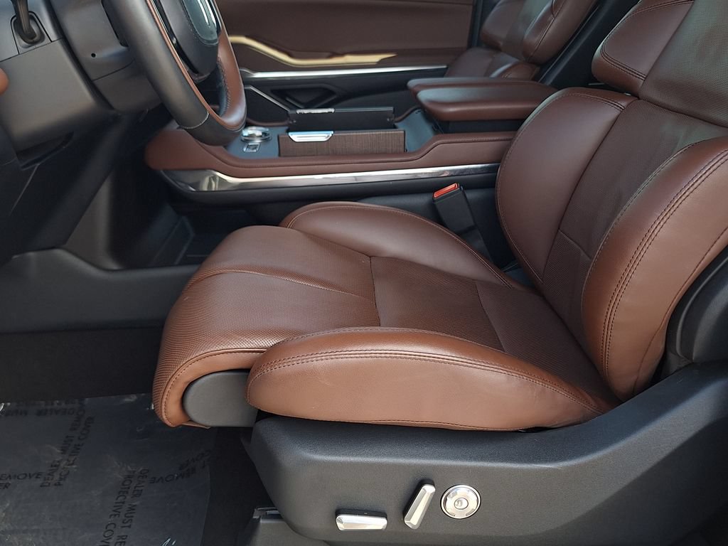 Used 2025 Lincoln Navigator Reserve AWD/4WD image 11