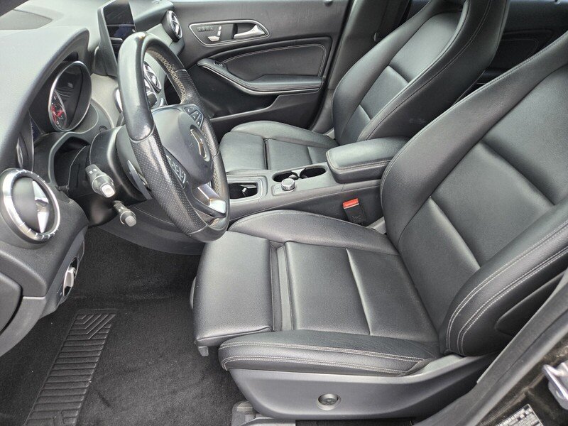 Used 2018 Mercedes-Benz CLA 250 image 11