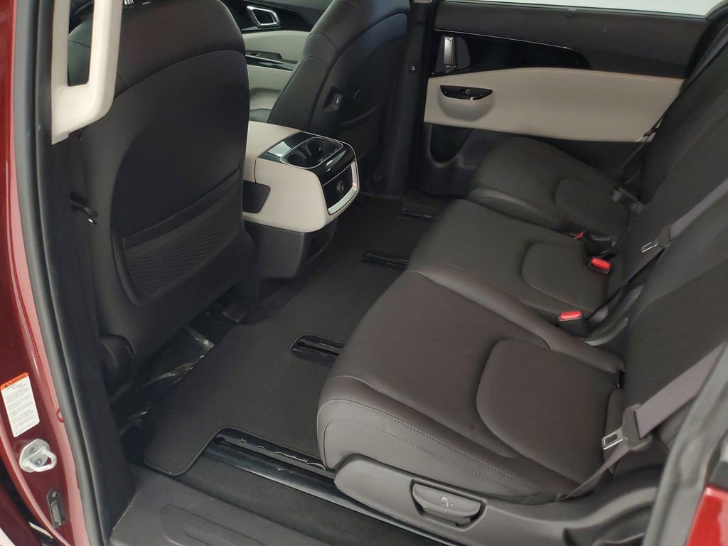 Used 2024 Kia Carnival EX FWD image 25