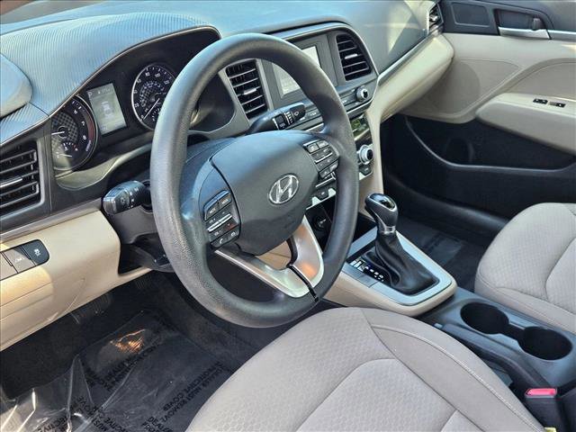 Used 2020 Hyundai Elantra SE w/ Winter Weather Package image 10