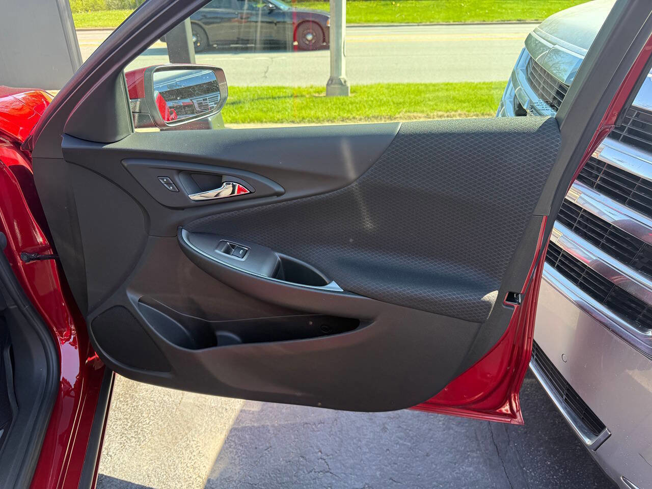 Used 2023 Chevrolet Malibu RS w/ LPO, Floor Liner Package FWD image 23