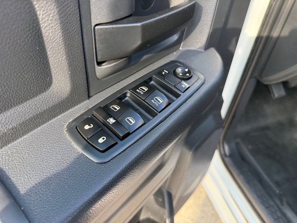 Used 2012 RAM 2500 ST w/ Chrome Appearance Group image 20