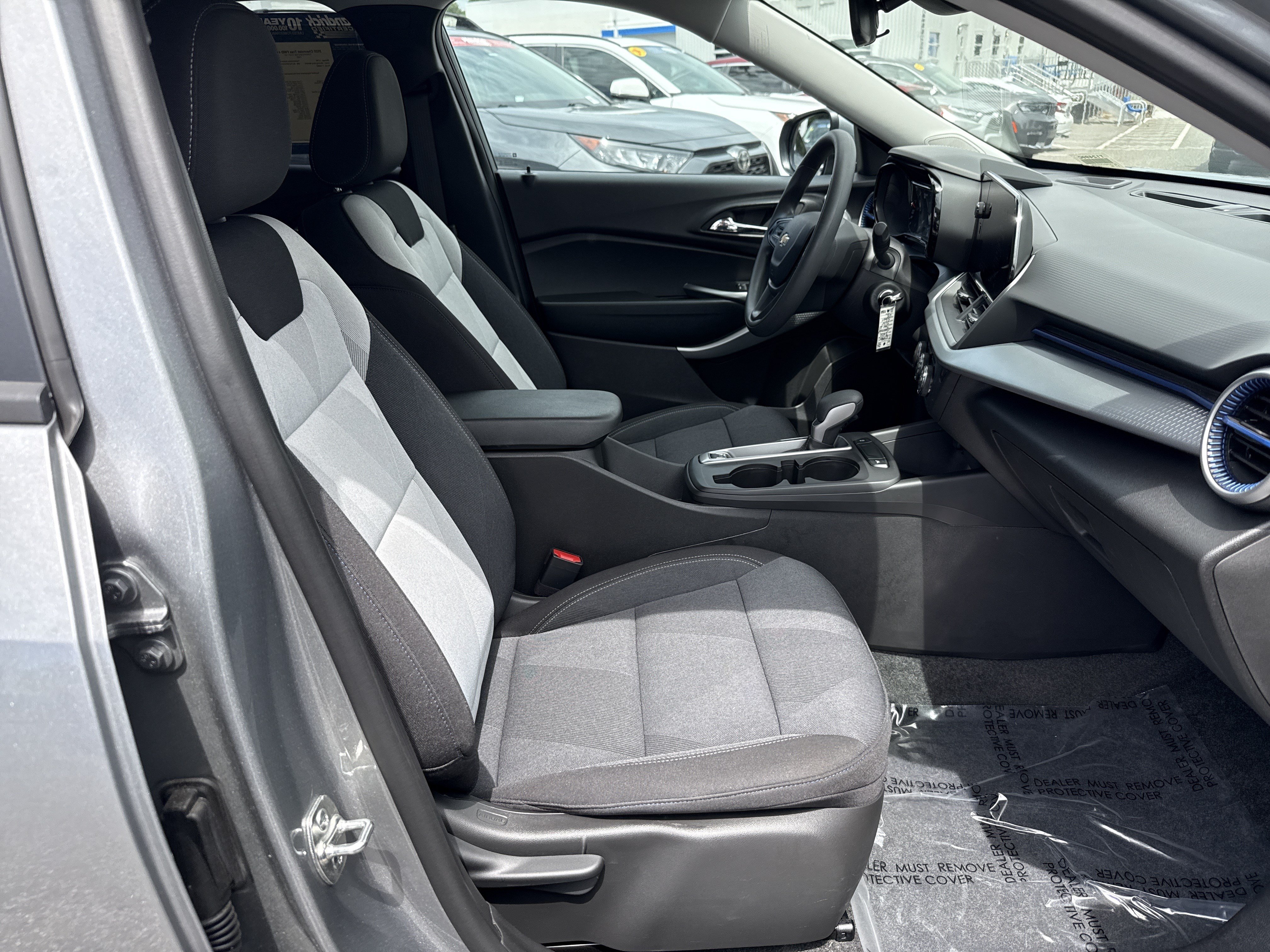Used 2026 Chevrolet Trax LS w/ LS Convenience Package FWD image 33