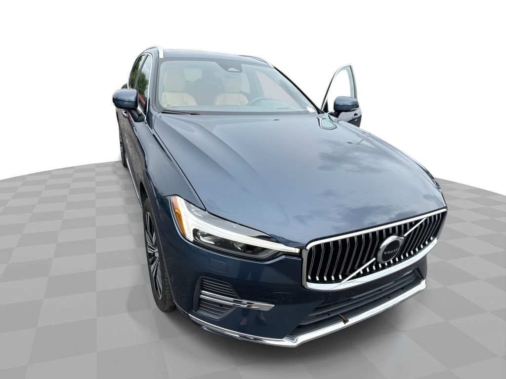 Used 2023 Volvo XC60 B5 Ultimate w/ Climate Package FWD video 1