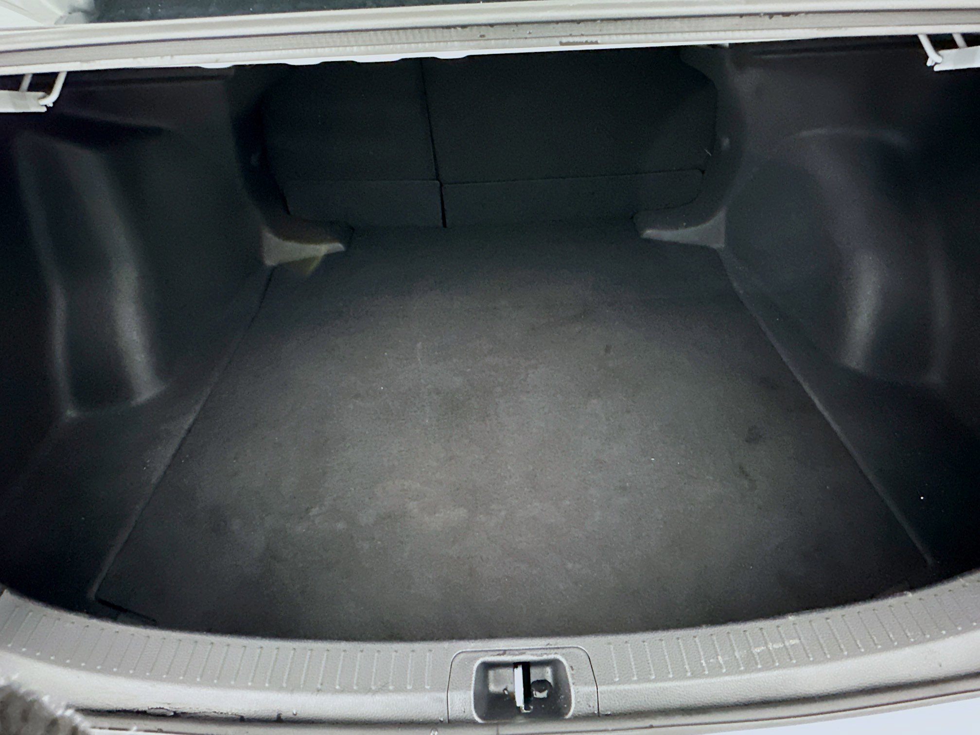 Used 2025 Toyota Corolla LE FWD image 30