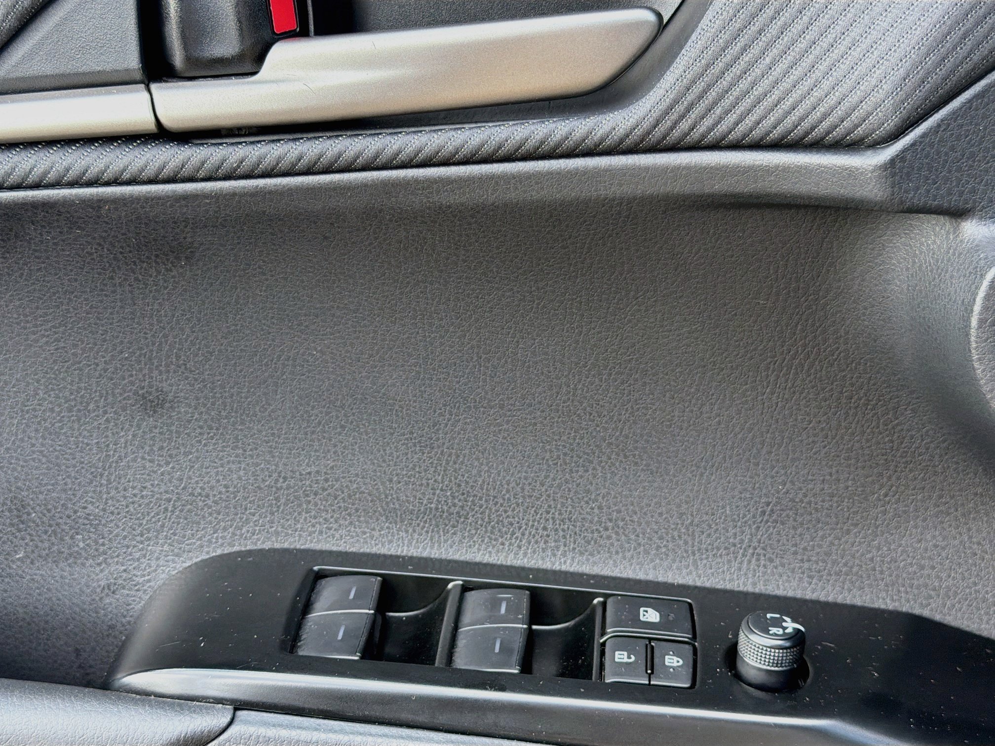 Used 2025 Toyota Camry SE FWD image 22