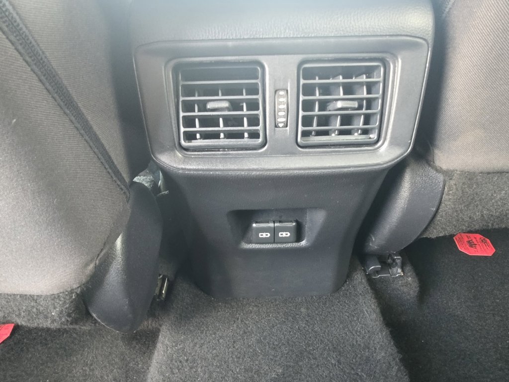 Used 2025 Toyota RAV4 XLE AWD/4WD image 15
