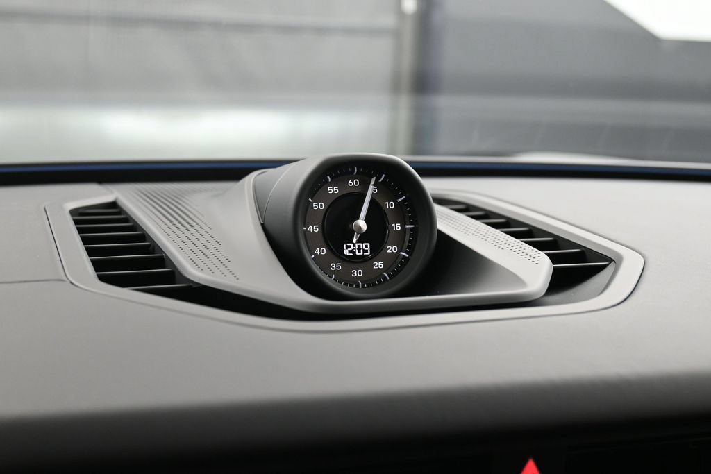 New 2026 Porsche Cayenne Turbo AWD/4WD image 20