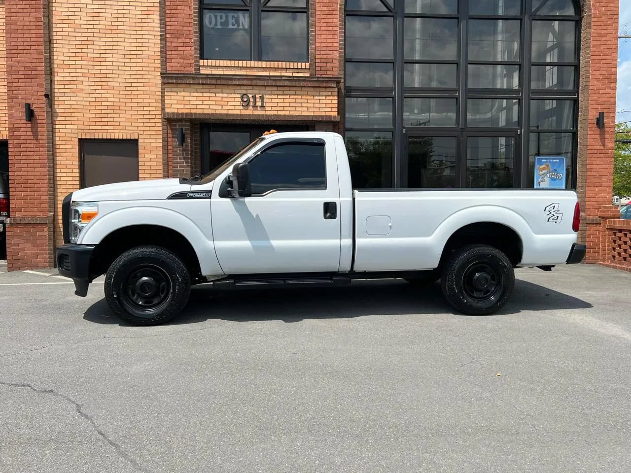 Used 2016 Ford F250 XL AWD/4WD image 4