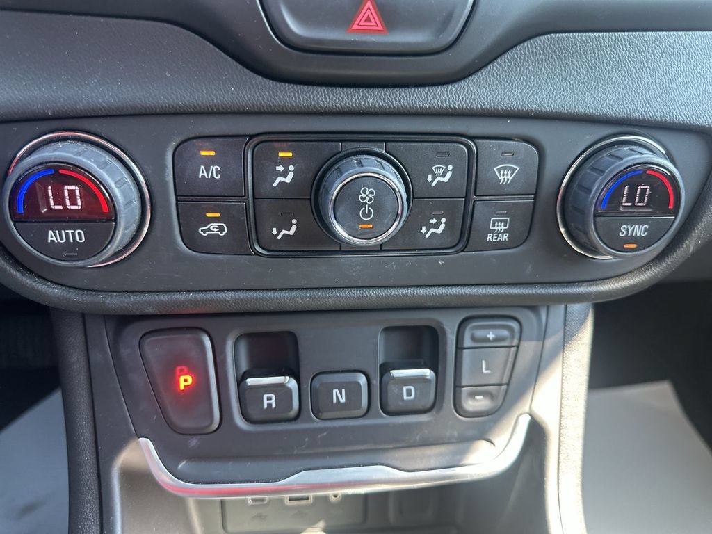 Used 2020 GMC Terrain SLE w/ Driver Convenience Package AWD/4WD image 25