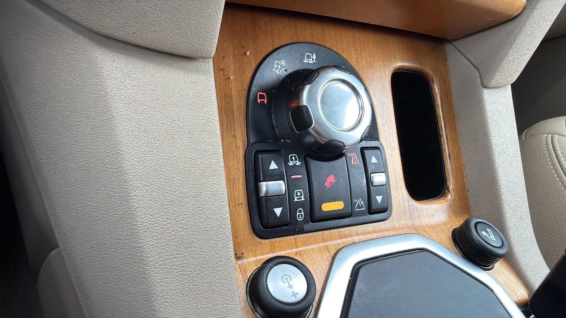 Used 2013 Land Rover LR4 HSE AWD/4WD image 19