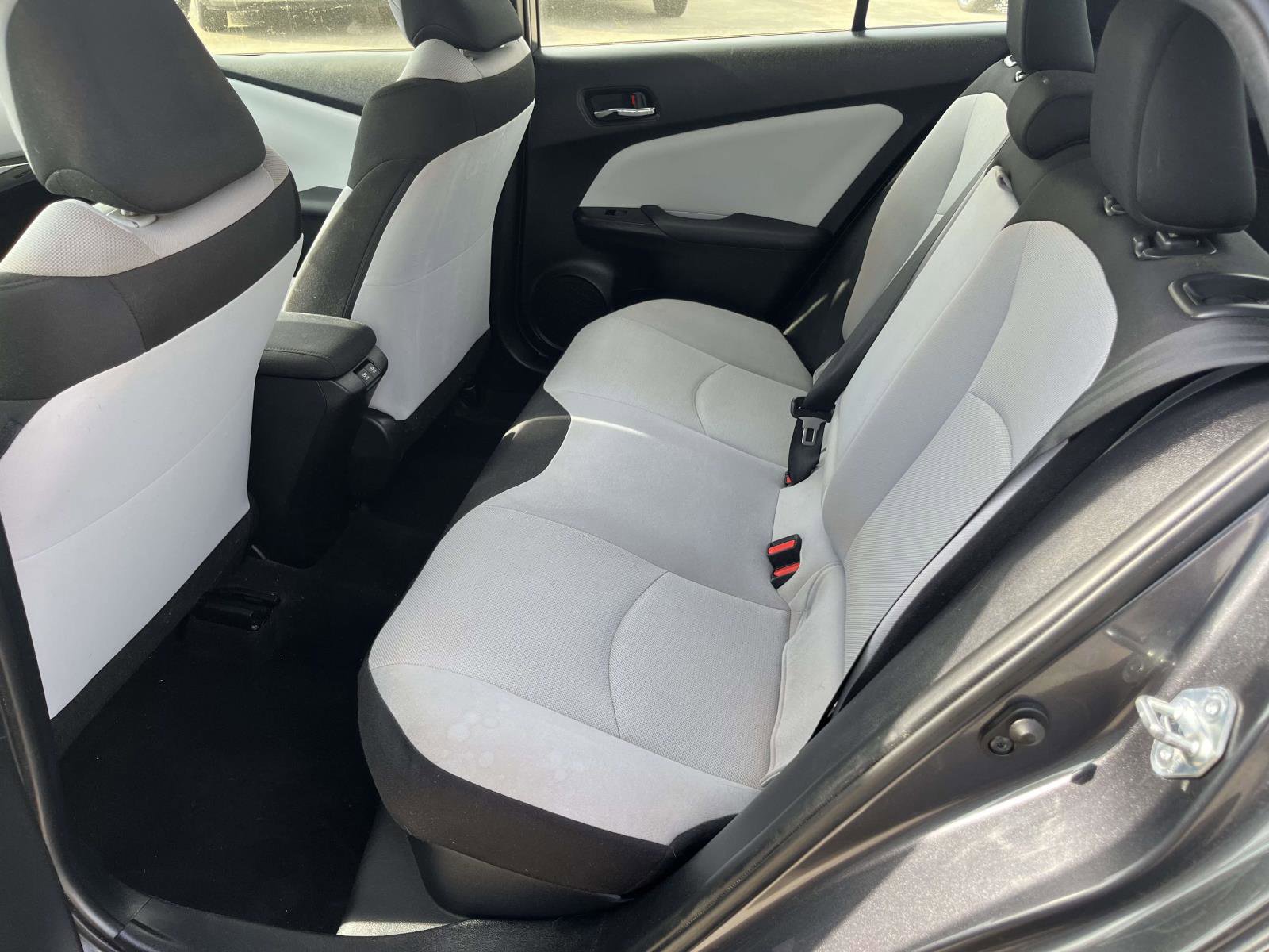 Used 2020 Toyota Prius L Eco FWD image 7