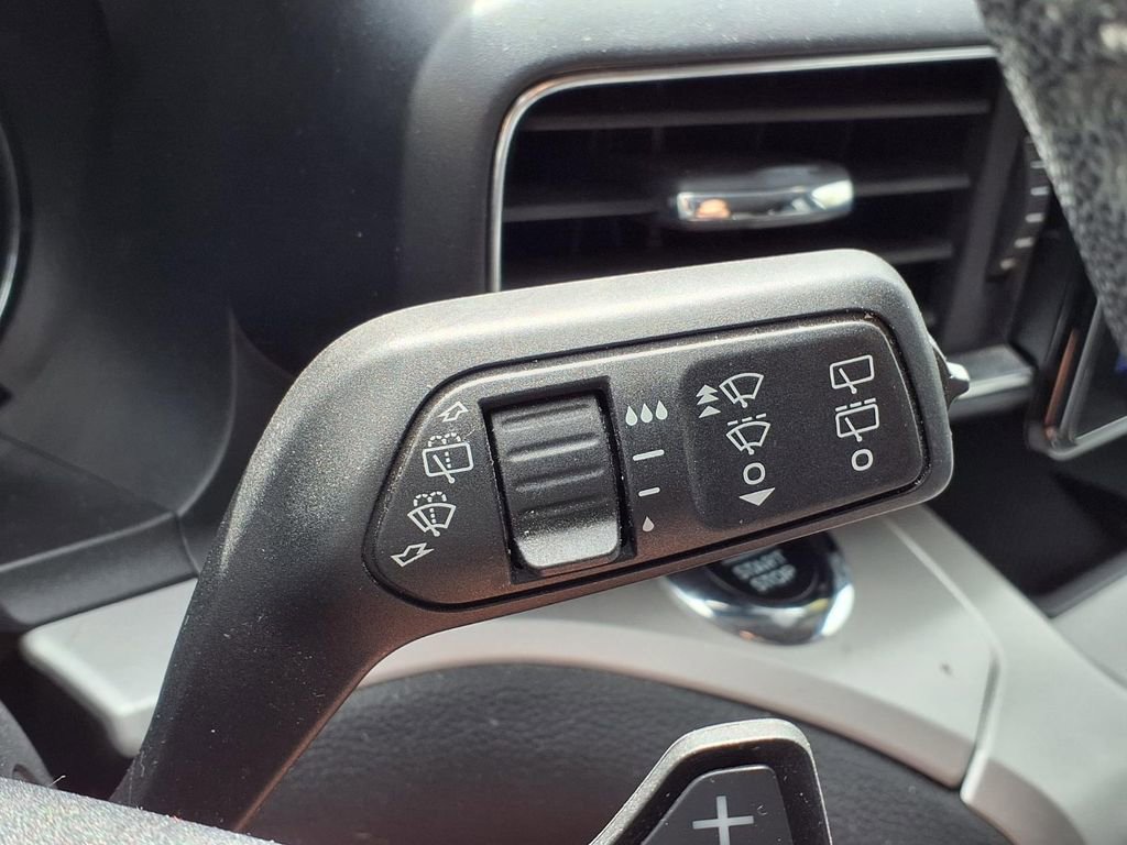 Used 2020 Ford Explorer XLT w/ Equipment Group 202A AWD/4WD image 22