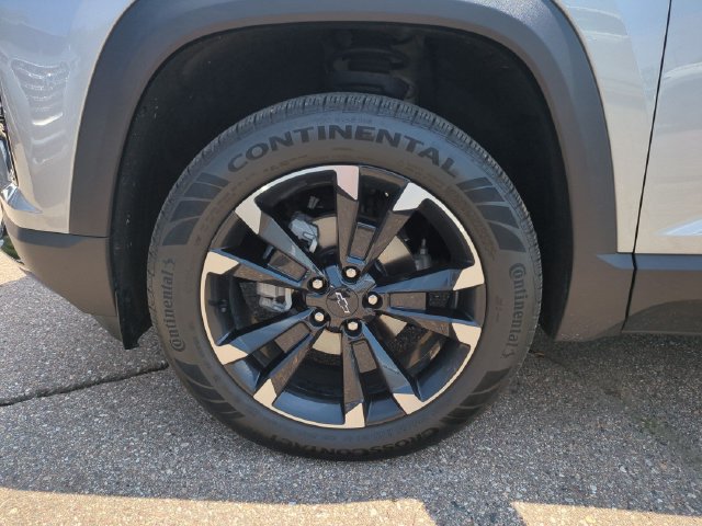 Used 2025 Chevrolet Equinox RS w/ Safety and Technology Package FWD image 20