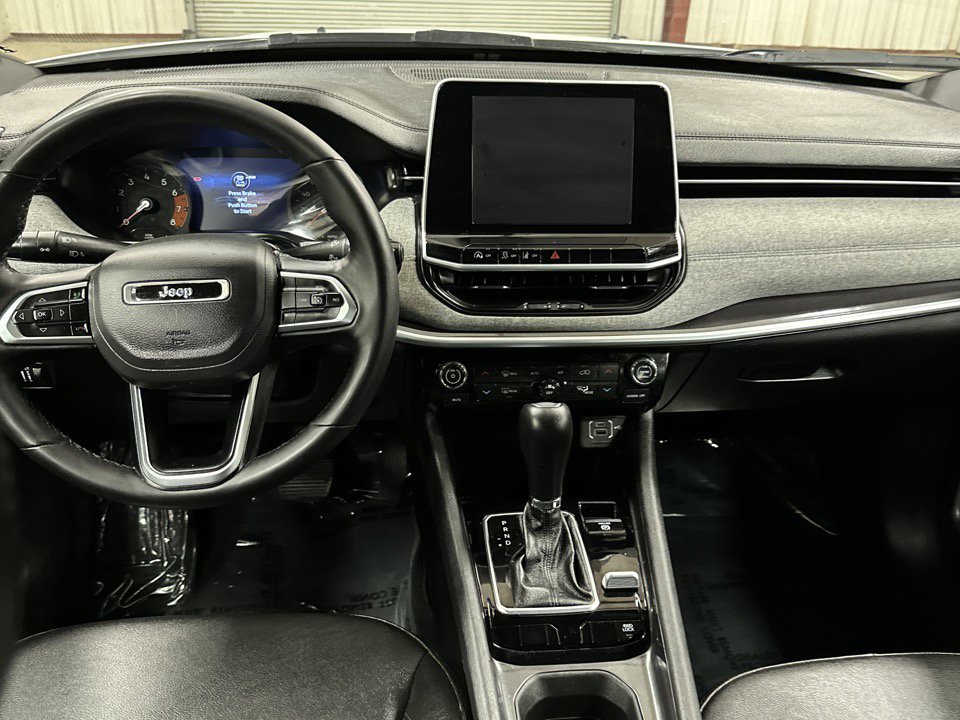 Used 2025 Jeep Compass Latitude w/ Convenience Group image 15