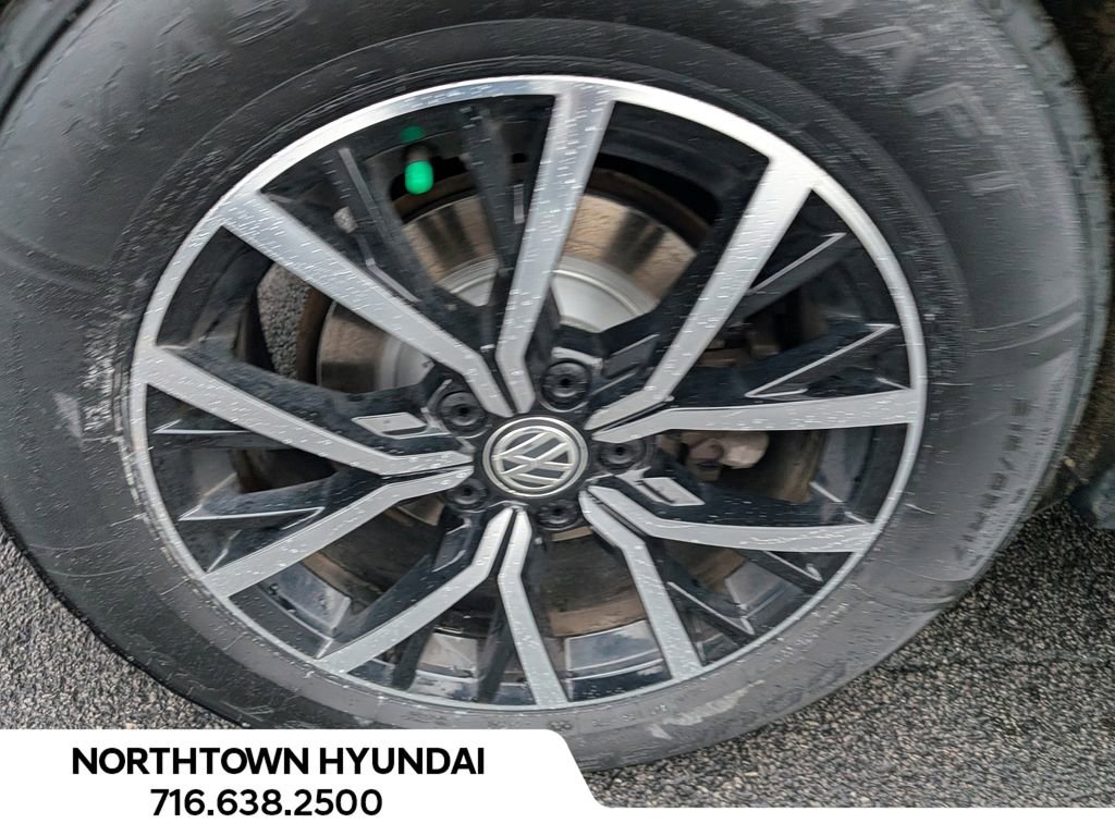 Used 2021 Volkswagen Tiguan SE image 43