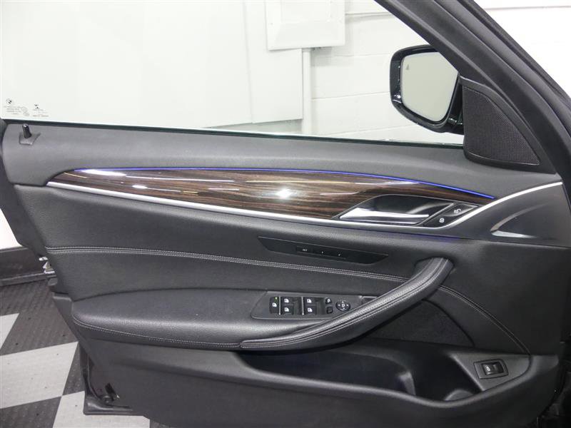 Used 2018 BMW 530i xDrive image 18