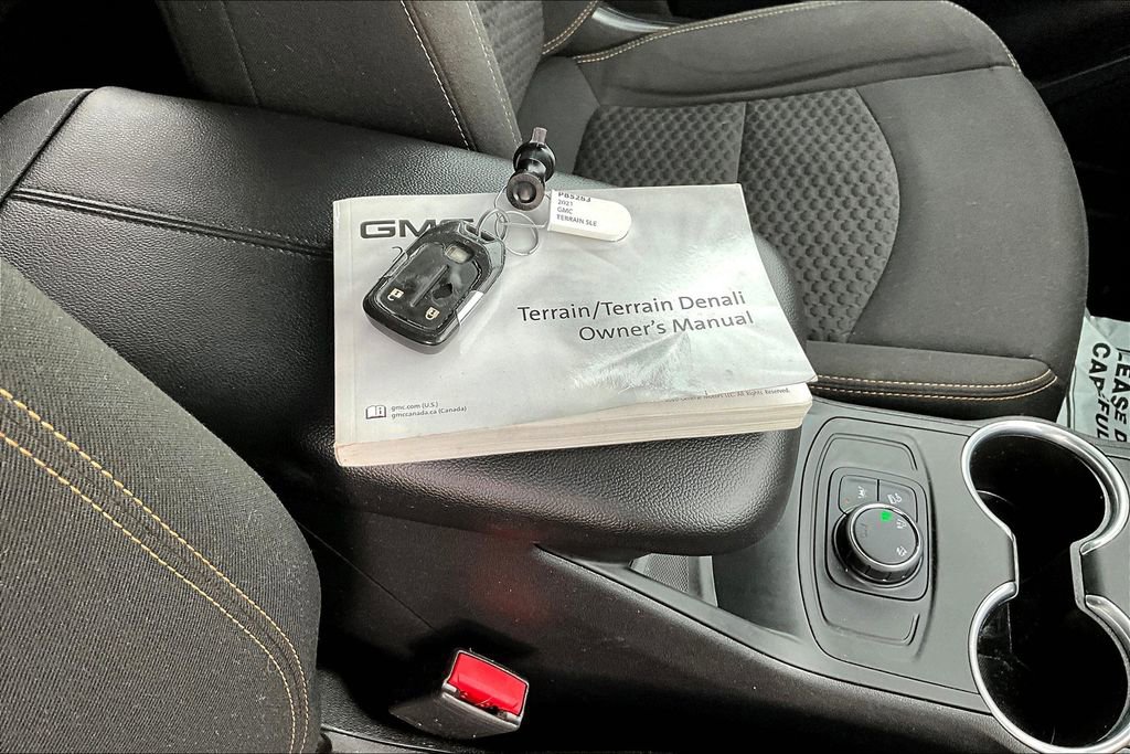 Used 2021 GMC Terrain SLE image 16