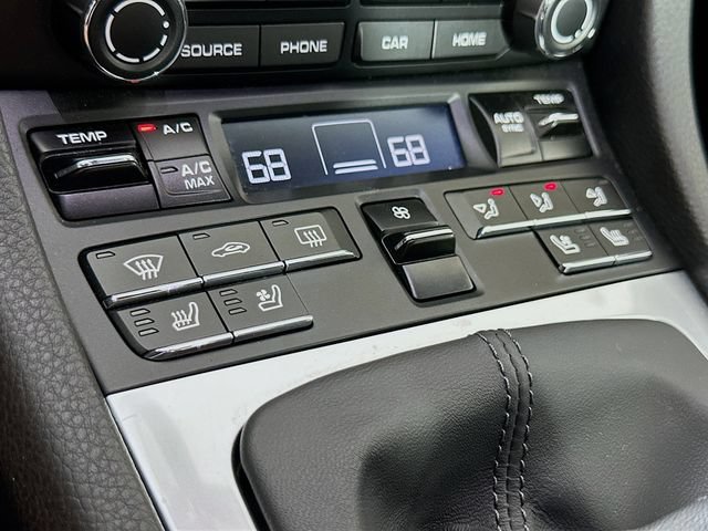Used 2024 Porsche 718 Cayman RWD image 19