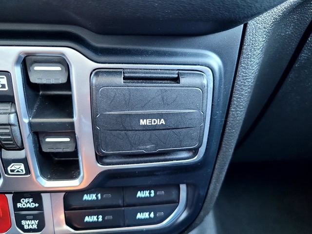 Used 2024 Jeep Wrangler Unlimited Rubicon 4xe AWD/4WD image 18