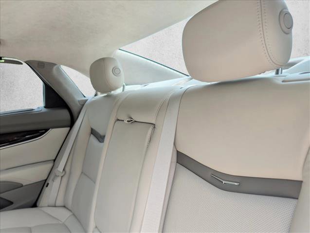 Used 2013 Cadillac XTS Platinum FWD image 18