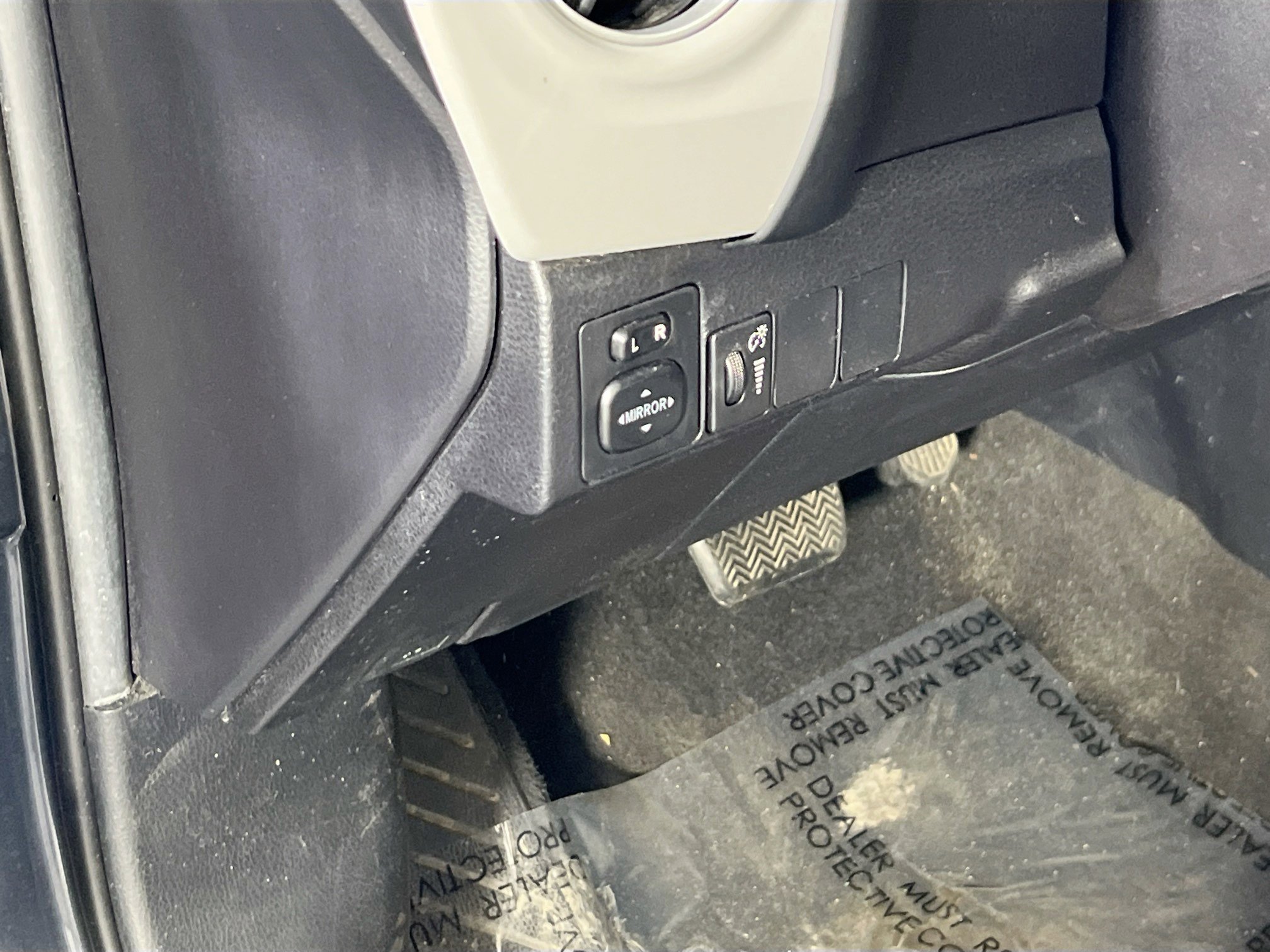 Used 2018 Toyota Corolla LE FWD image 10