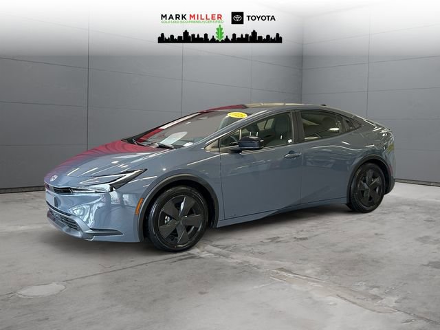 Used 2025 Toyota Prius LE image 1