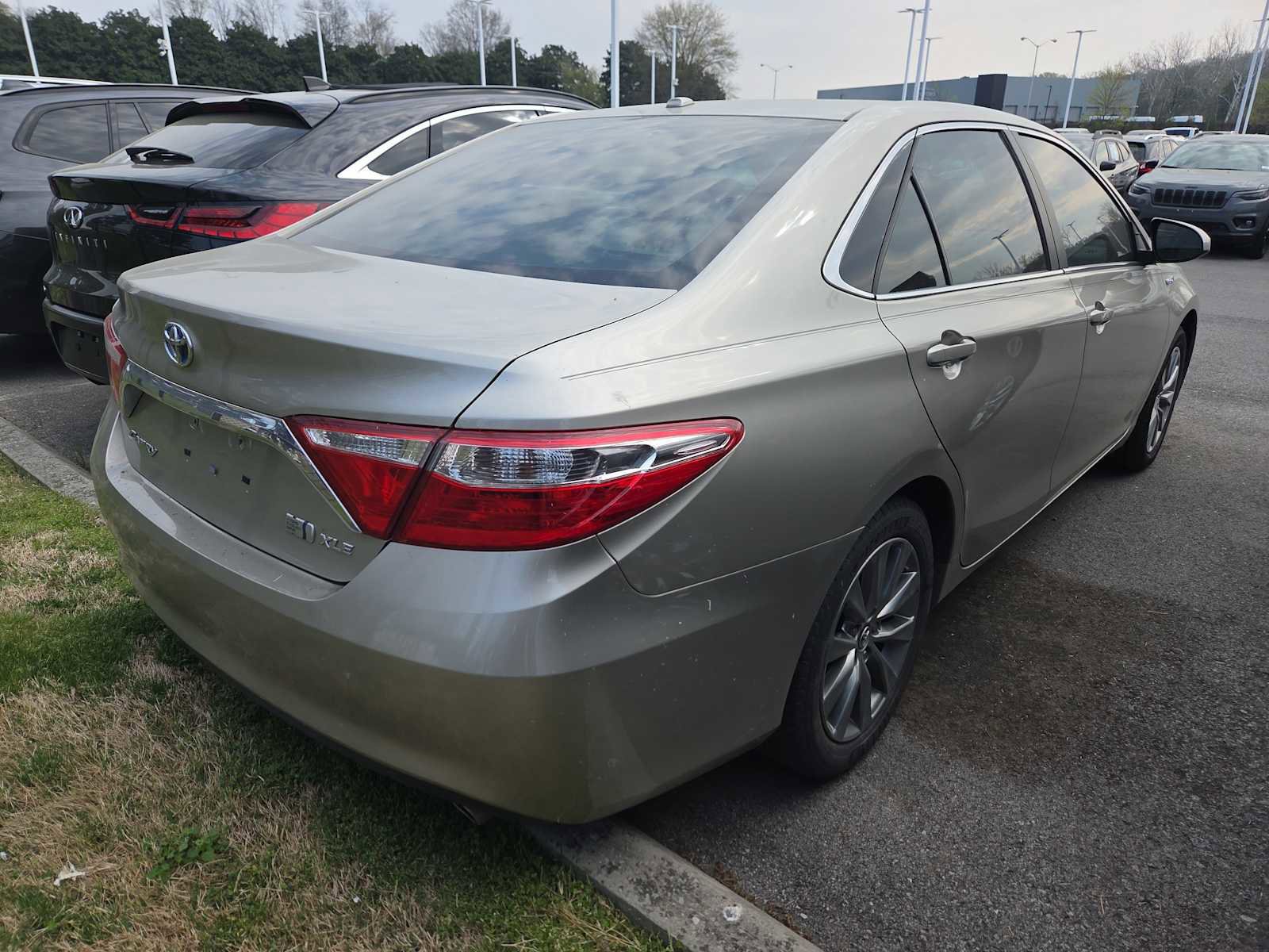 Used 2017 Toyota Camry XLE image 5