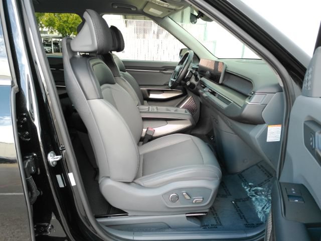 Used 2024 Kia EV9 Light RWD image 19