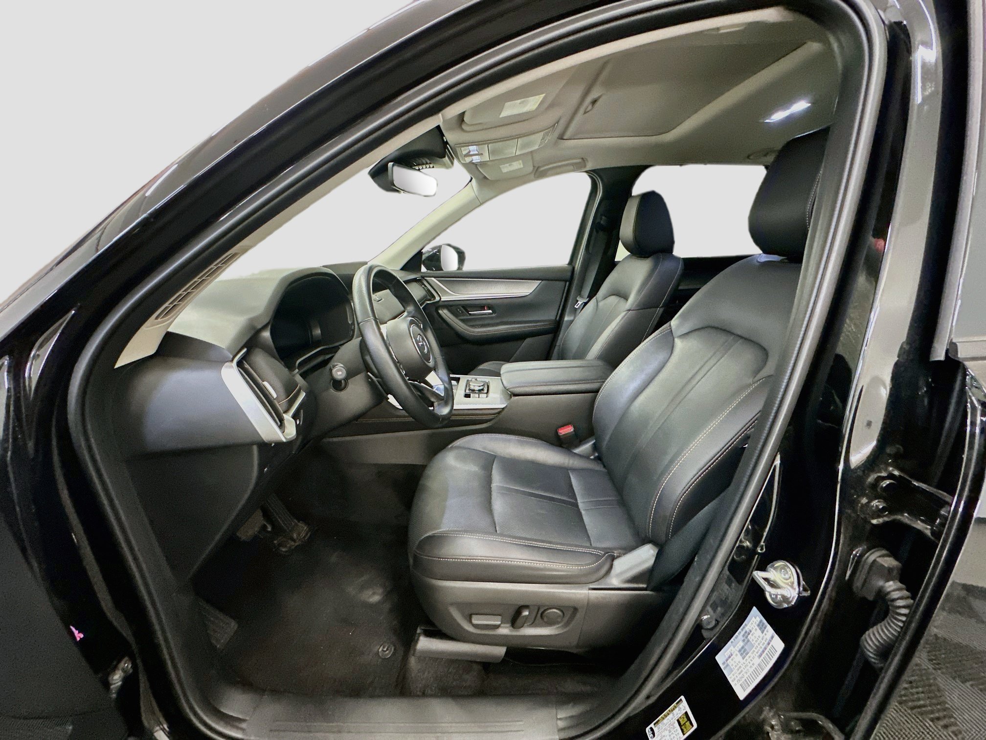 Used 2024 MAZDA CX-90 Plug-In Hybrid w/ Preferred AWD/4WD image 13