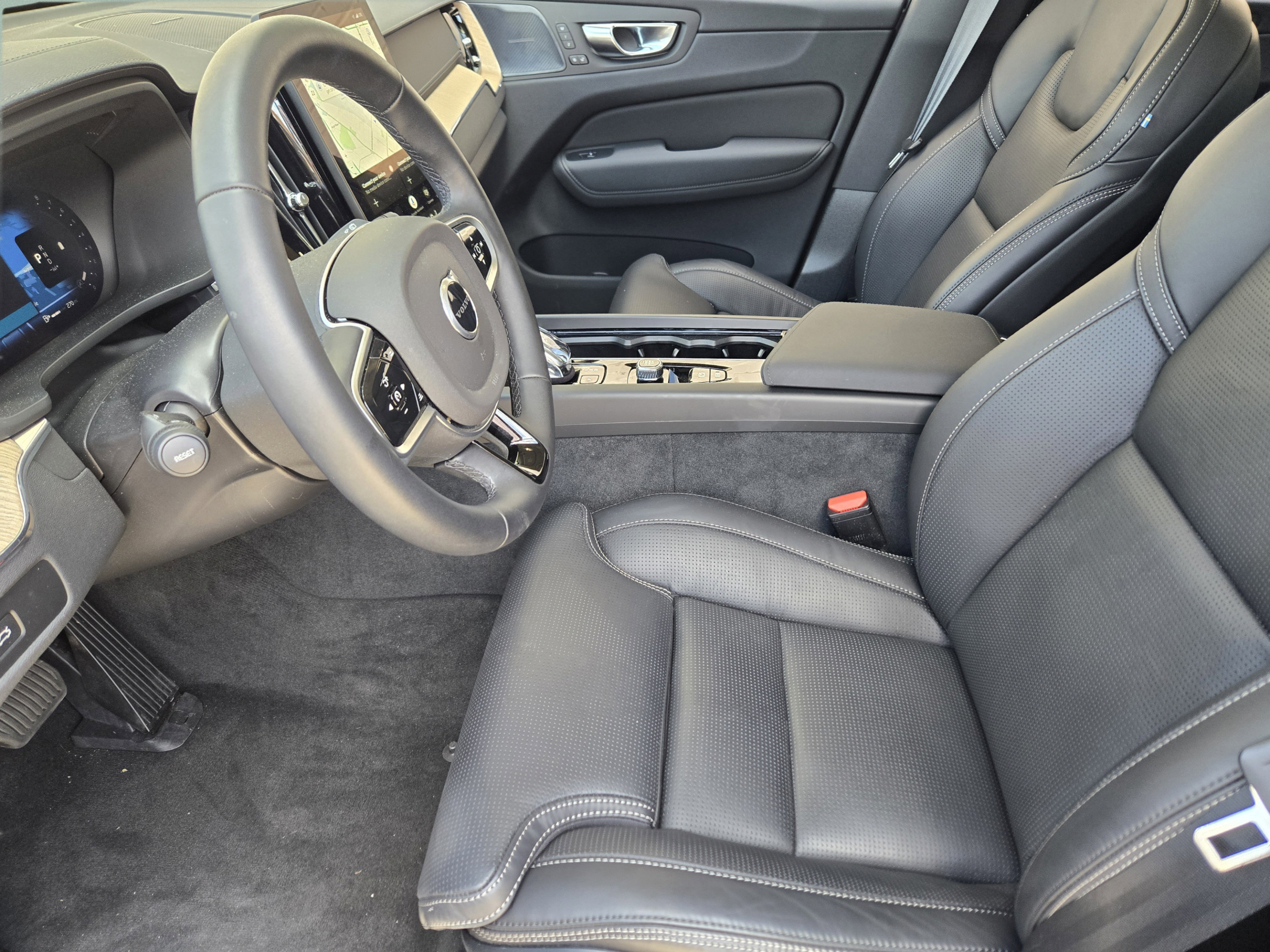 Used 2026 Volvo XC60 B5 Ultra w/ Protection Package Premier AWD/4WD image 11