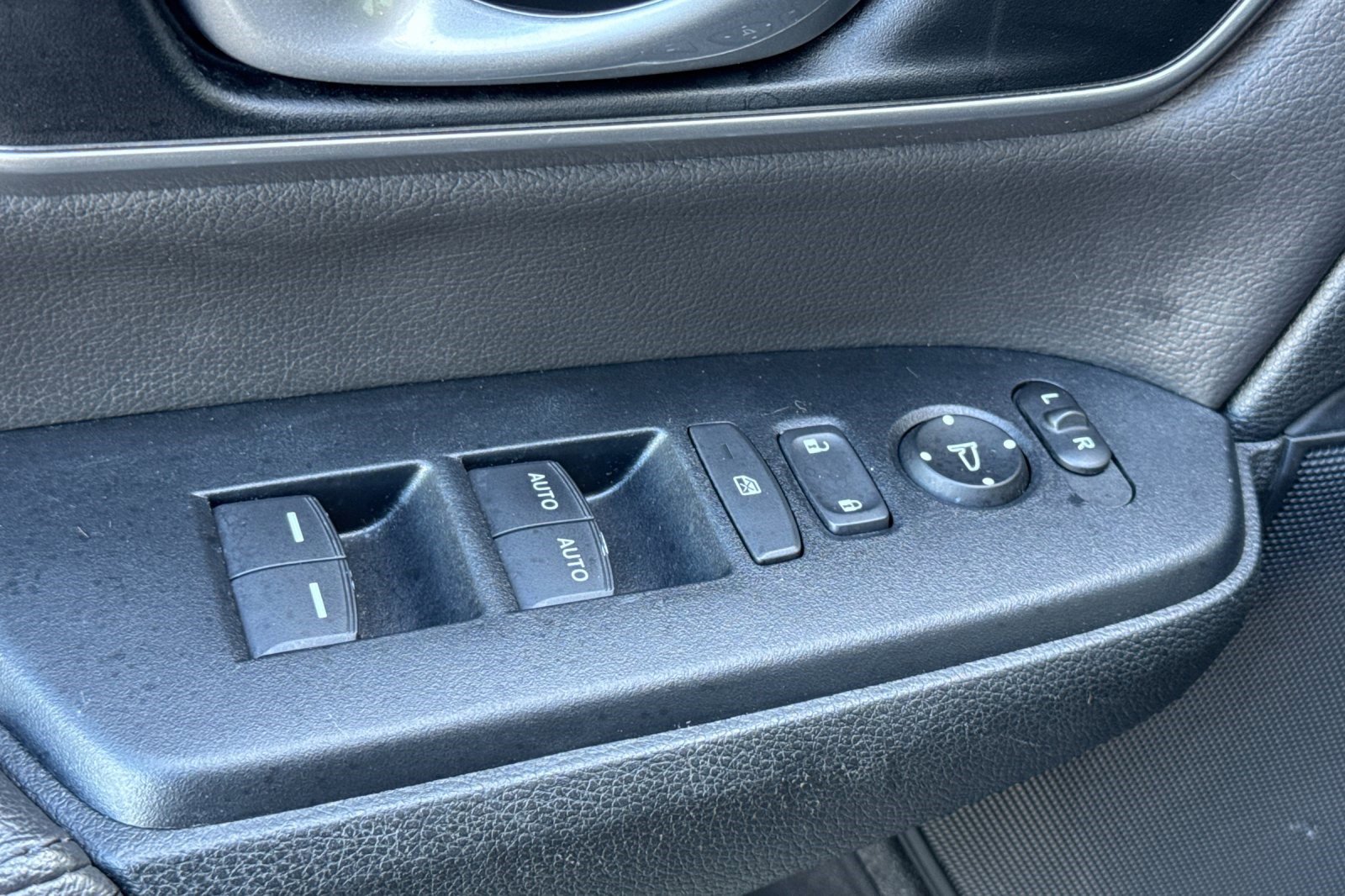 Used 2022 Honda CR-V EX image 13