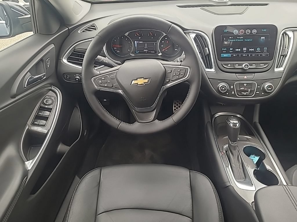 Used 2016 Chevrolet Malibu LT w/ Leather Package FWD image 14
