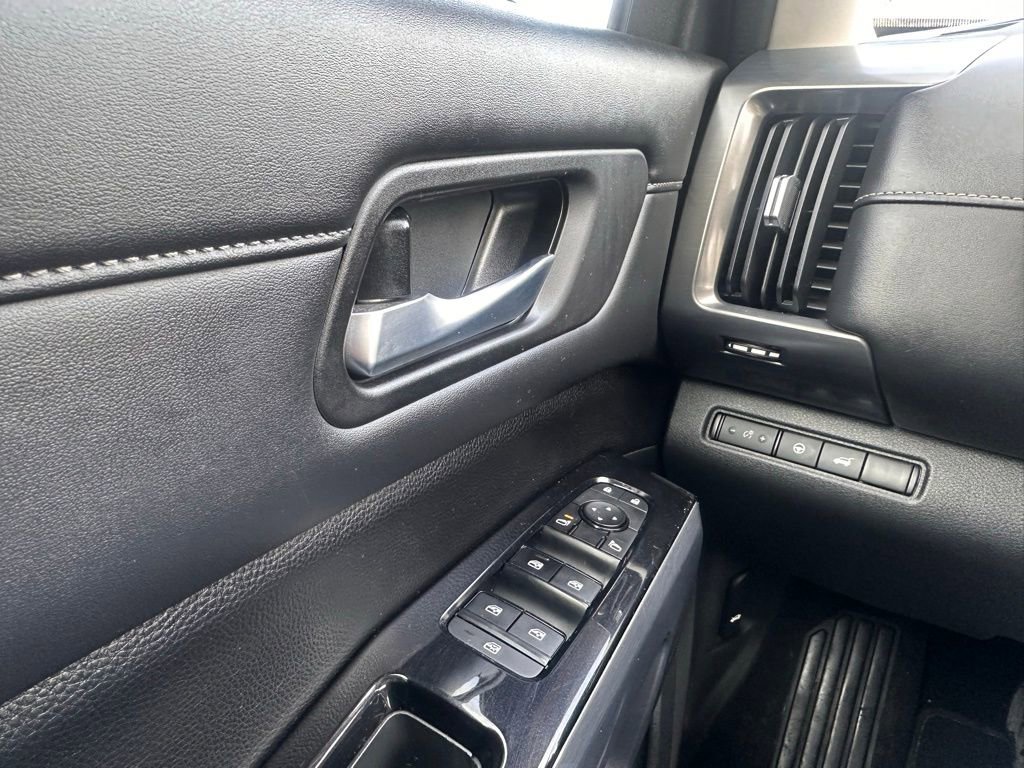 Used 2022 Nissan Pathfinder SL image 18