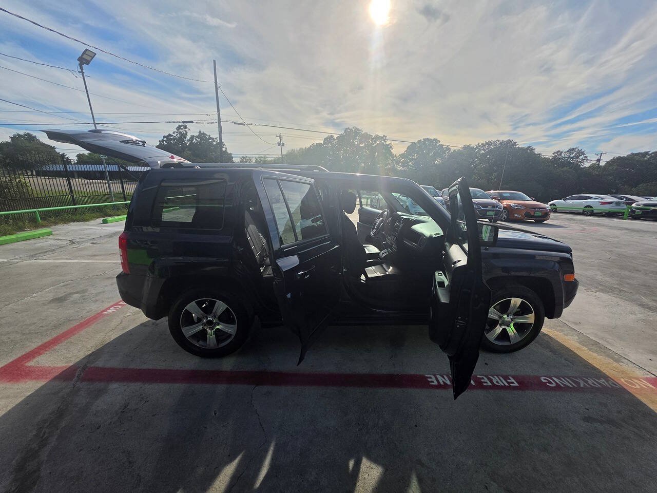 Used 2016 Jeep Patriot High Altitude FWD image 29